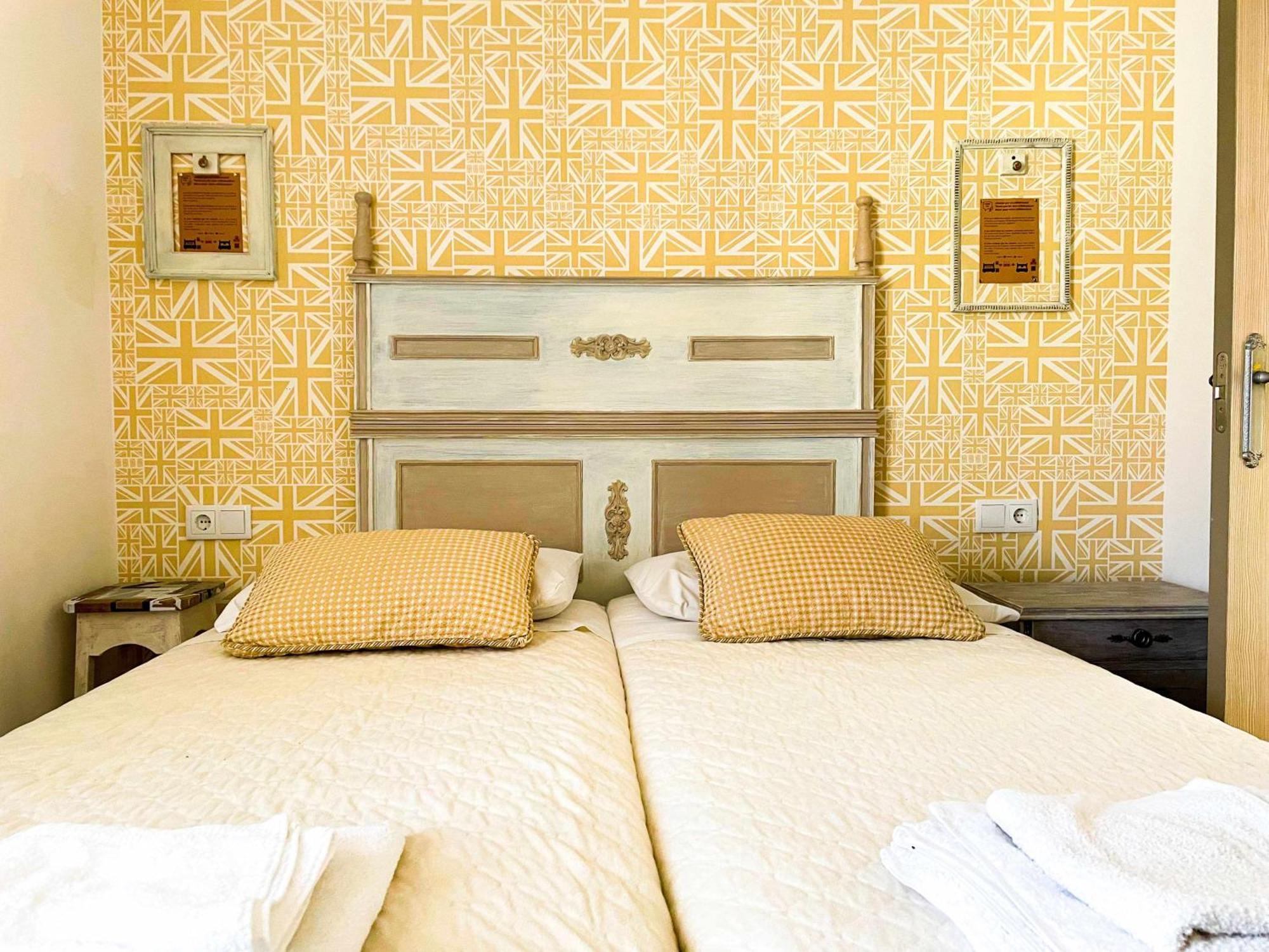 Oak Palace Oakplacescom 莱昂 外观 照片