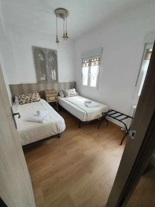 Oak Palace Oakplacescom 莱昂 外观 照片
